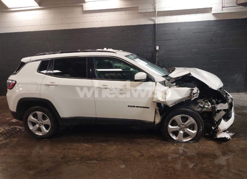 Photo 13 of 2018 Jeep Compass LATITUDE 4X4 (VIN 3C4NJDBB5JT493087)