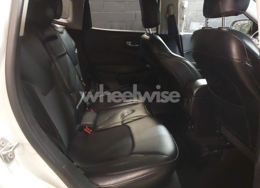 Photo 8 of 2018 Jeep Compass LATITUDE 4X4 (VIN 3C4NJDBB5JT493087)