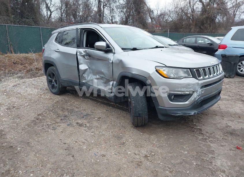2019 Jeep Compass LATITUDE 4X4 (VIN 3C4NJDBB5KT650389) main photo