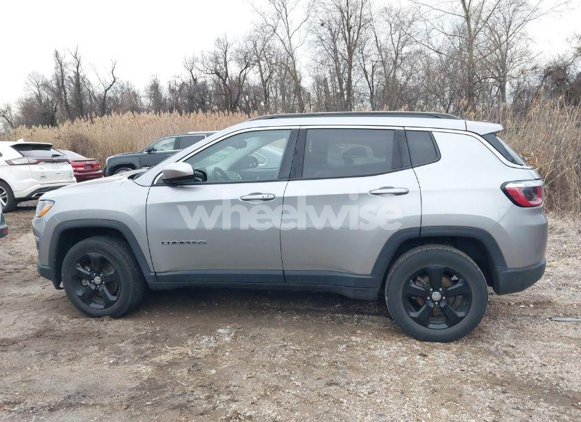 Photo 14 of 2019 Jeep Compass LATITUDE 4X4 (VIN 3C4NJDBB5KT650389)