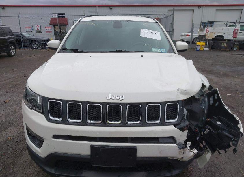 Photo 12 of 2019 Jeep Compass LATITUDE 4X4 (VIN 3C4NJDBB5KT656886)