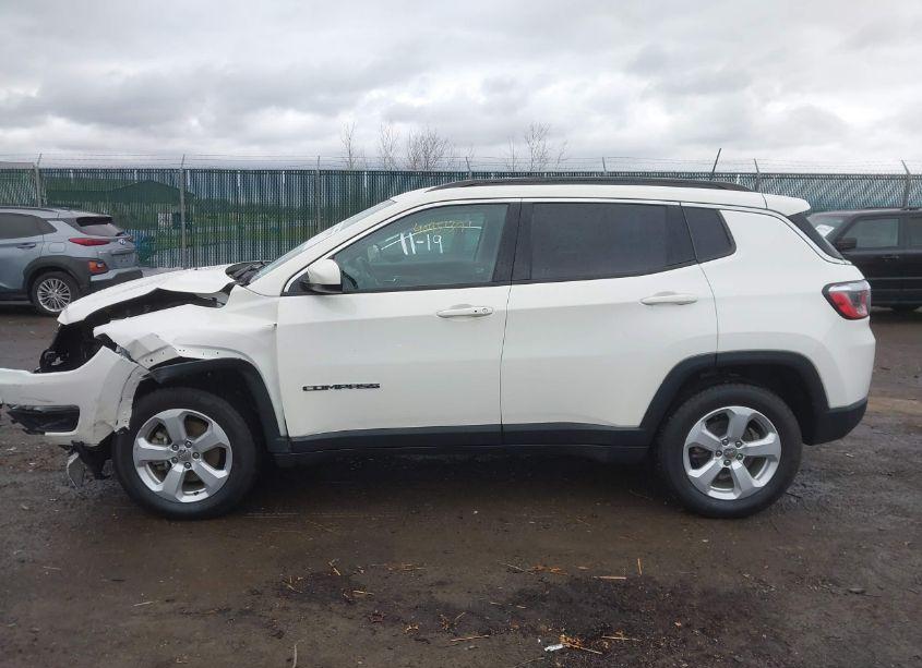 Photo 14 of 2019 Jeep Compass LATITUDE 4X4 (VIN 3C4NJDBB5KT656886)