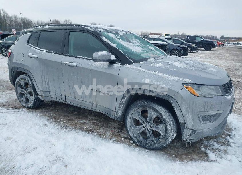 2019 Jeep Compass ALTITUDE 4X4 (VIN 3C4NJDBB5KT657245) main photo