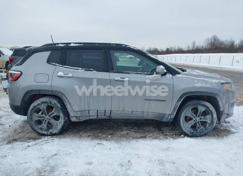 Photo 13 of 2019 Jeep Compass ALTITUDE 4X4 (VIN 3C4NJDBB5KT657245)