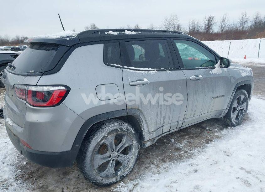 Photo 4 of 2019 Jeep Compass ALTITUDE 4X4 (VIN 3C4NJDBB5KT657245)