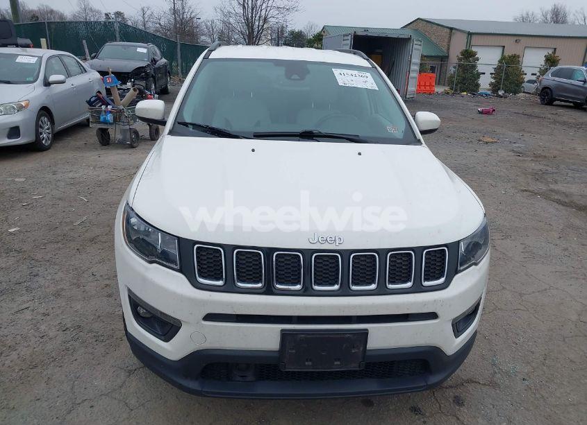 Photo 12 of 2019 Jeep Compass LATITUDE 4X4 (VIN 3C4NJDBB5KT835123)