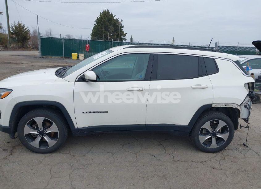 Photo 14 of 2019 Jeep Compass LATITUDE 4X4 (VIN 3C4NJDBB5KT835123)