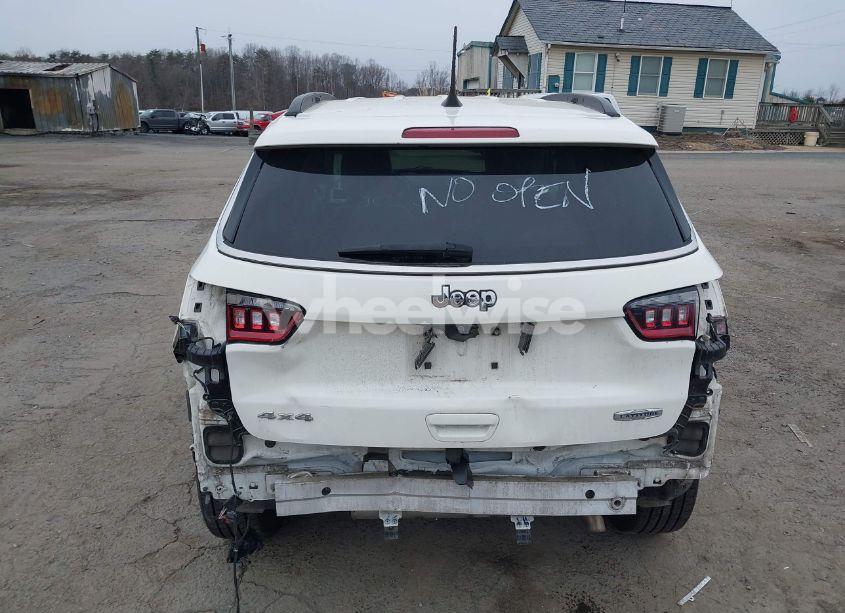 Photo 16 of 2019 Jeep Compass LATITUDE 4X4 (VIN 3C4NJDBB5KT835123)