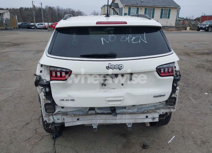 Photo 6 of 2019 Jeep Compass LATITUDE 4X4 (VIN 3C4NJDBB5KT835123)