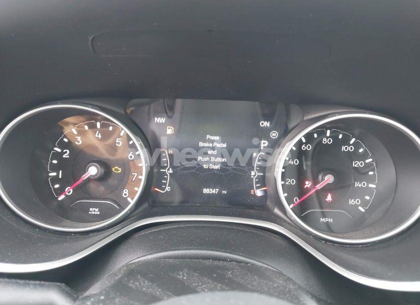 Photo 7 of 2019 Jeep Compass LATITUDE 4X4 (VIN 3C4NJDBB5KT835123)