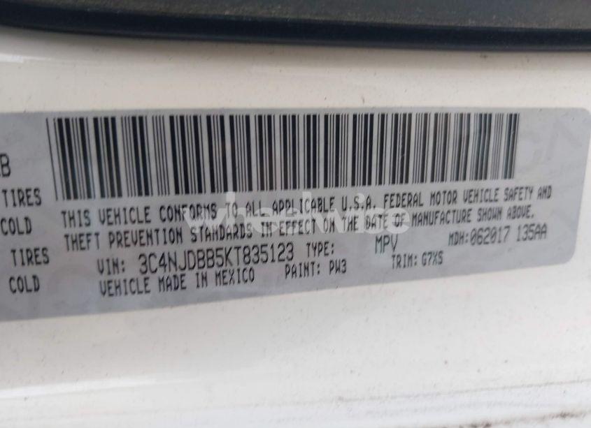 Photo 9 of 2019 Jeep Compass LATITUDE 4X4 (VIN 3C4NJDBB5KT835123)