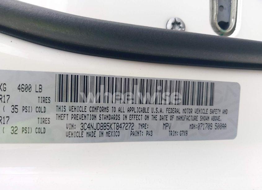 Photo 9 of 2019 Jeep Compass LATITUDE 4X4 (VIN 3C4NJDBB5KT847272)