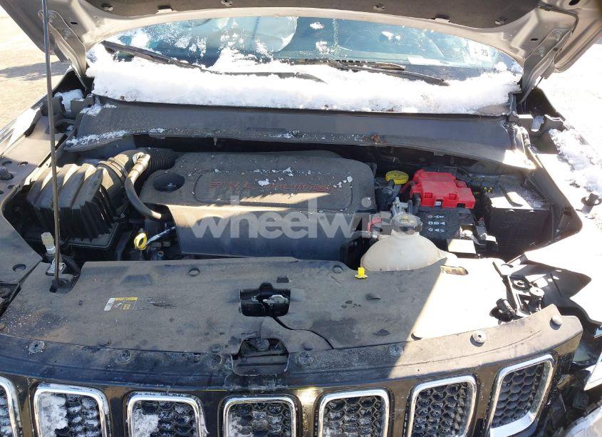 Photo 10 of 2020 Jeep Compass LATITUDE 4X4 (VIN 3C4NJDBB5LT138536)