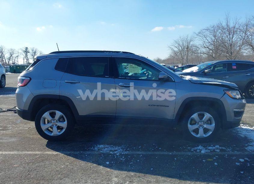 Photo 13 of 2020 Jeep Compass LATITUDE 4X4 (VIN 3C4NJDBB5LT138536)