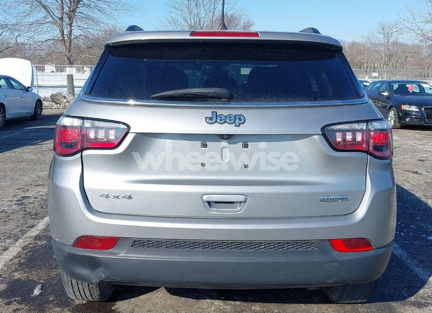 Photo 16 of 2020 Jeep Compass LATITUDE 4X4 (VIN 3C4NJDBB5LT138536)