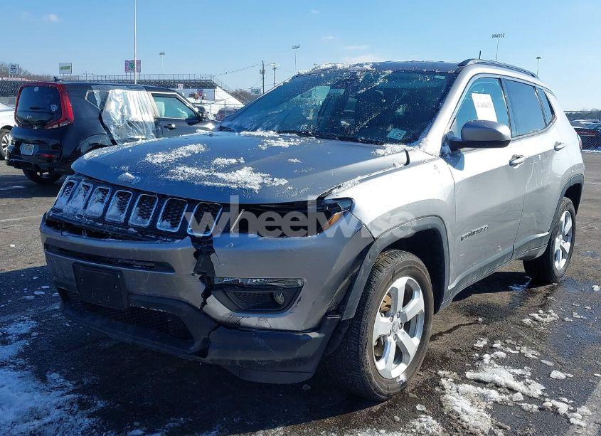 Photo 2 of 2020 Jeep Compass LATITUDE 4X4 (VIN 3C4NJDBB5LT138536)