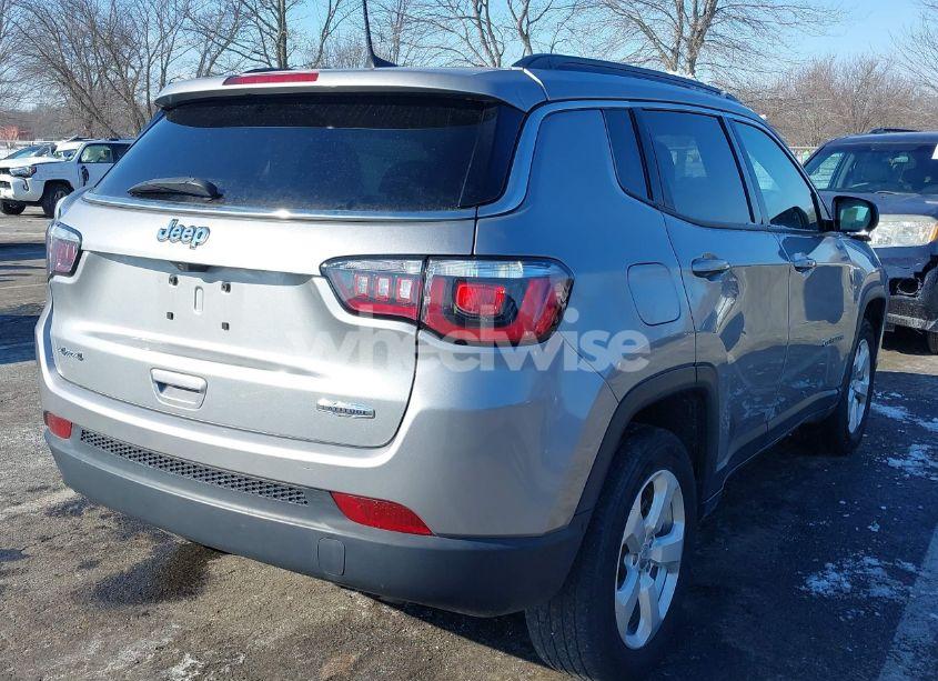 Photo 4 of 2020 Jeep Compass LATITUDE 4X4 (VIN 3C4NJDBB5LT138536)