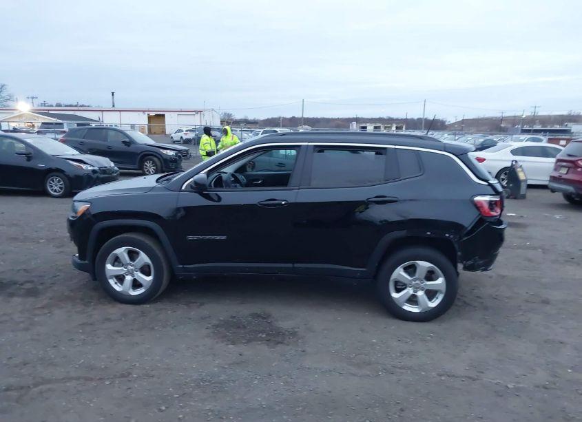 Photo 13 of 2020 Jeep Compass LATITUDE 4X4 (VIN 3C4NJDBB5LT148581)