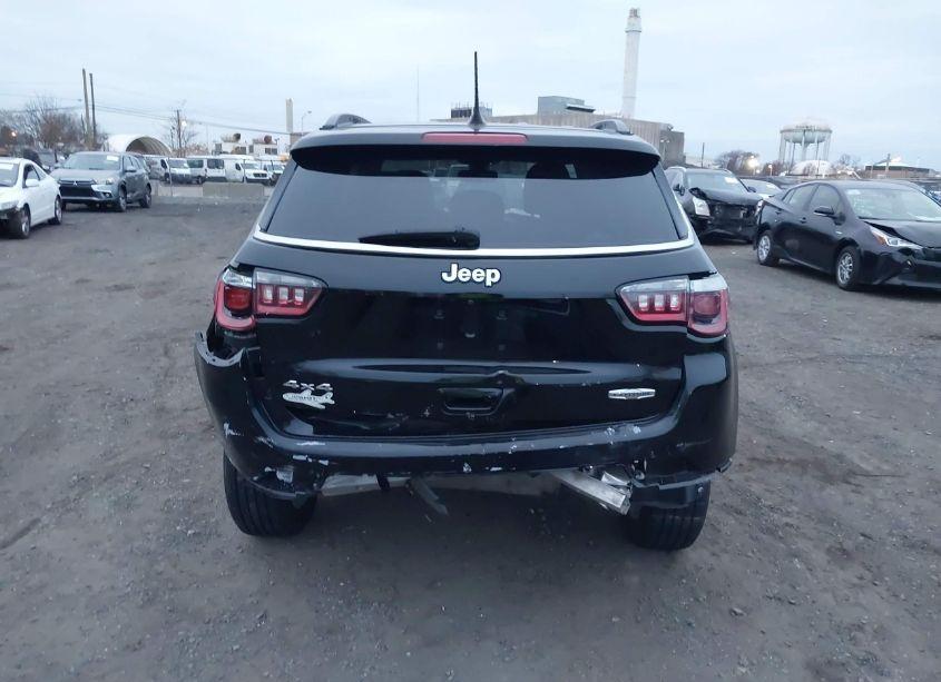 Photo 15 of 2020 Jeep Compass LATITUDE 4X4 (VIN 3C4NJDBB5LT148581)