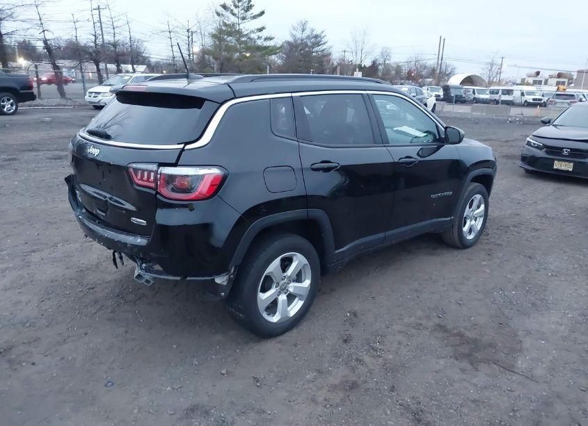 Photo 4 of 2020 Jeep Compass LATITUDE 4X4 (VIN 3C4NJDBB5LT148581)