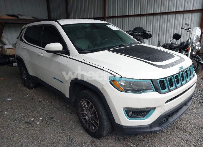 2020 Jeep Compass LATITUDE 4X4 (VIN 3C4NJDBB5LT148628) main photo