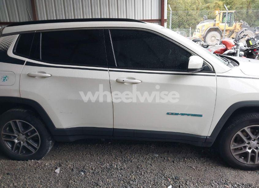 Photo 13 of 2020 Jeep Compass LATITUDE 4X4 (VIN 3C4NJDBB5LT148628)