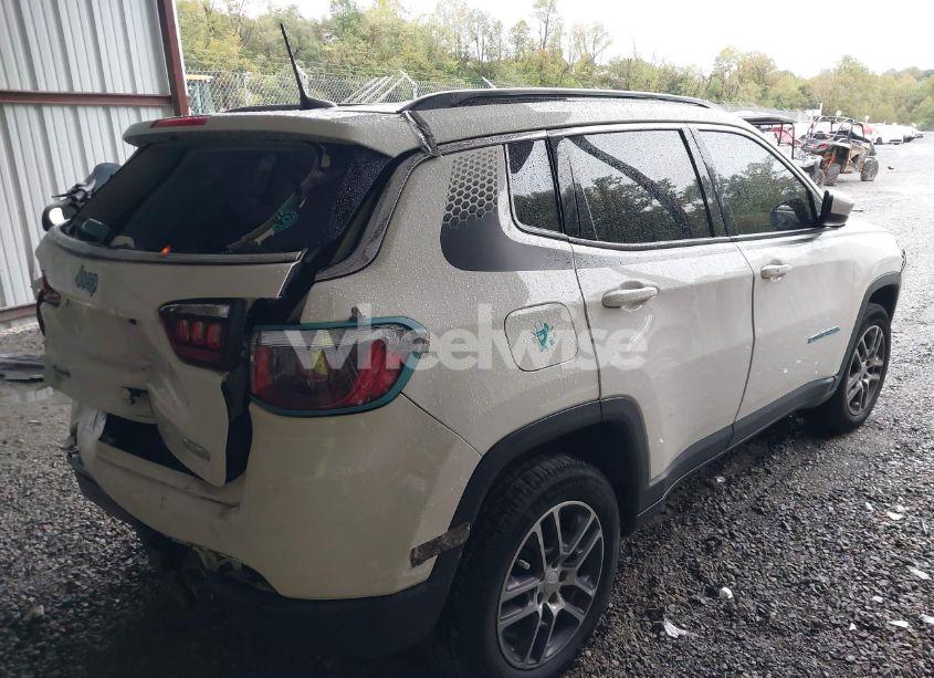 Photo 4 of 2020 Jeep Compass LATITUDE 4X4 (VIN 3C4NJDBB5LT148628)