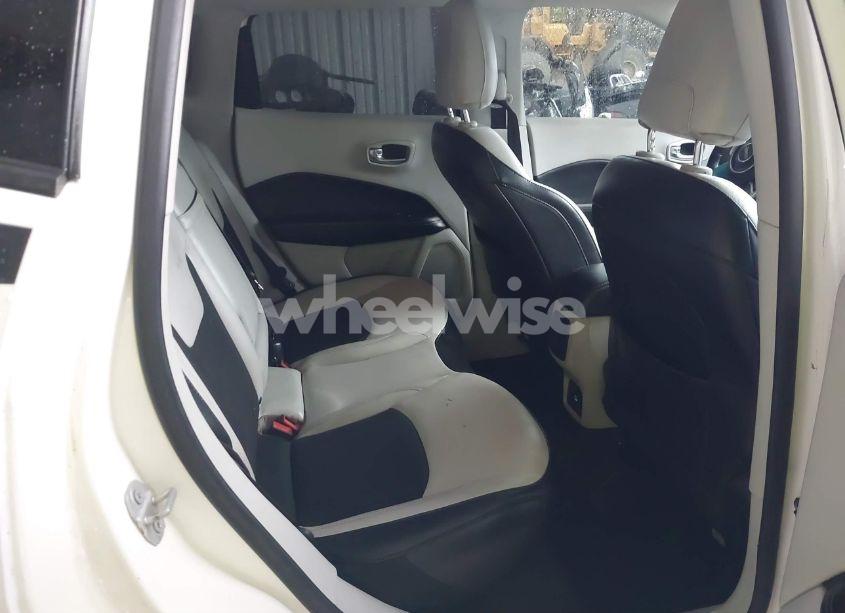 Photo 8 of 2020 Jeep Compass LATITUDE 4X4 (VIN 3C4NJDBB5LT148628)