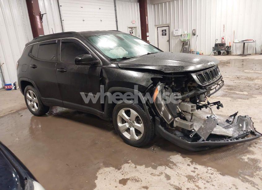 2020 Jeep Compass LATITUDE 4X4 (VIN 3C4NJDBB5LT225272) main photo