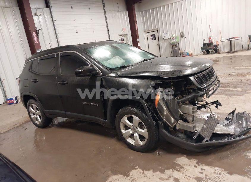 Photo 13 of 2020 Jeep Compass LATITUDE 4X4 (VIN 3C4NJDBB5LT225272)