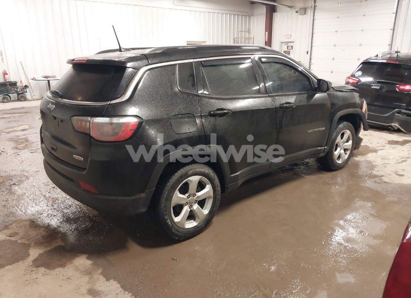 Photo 4 of 2020 Jeep Compass LATITUDE 4X4 (VIN 3C4NJDBB5LT225272)