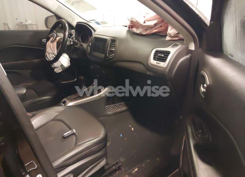 Photo 5 of 2020 Jeep Compass LATITUDE 4X4 (VIN 3C4NJDBB5LT225272)