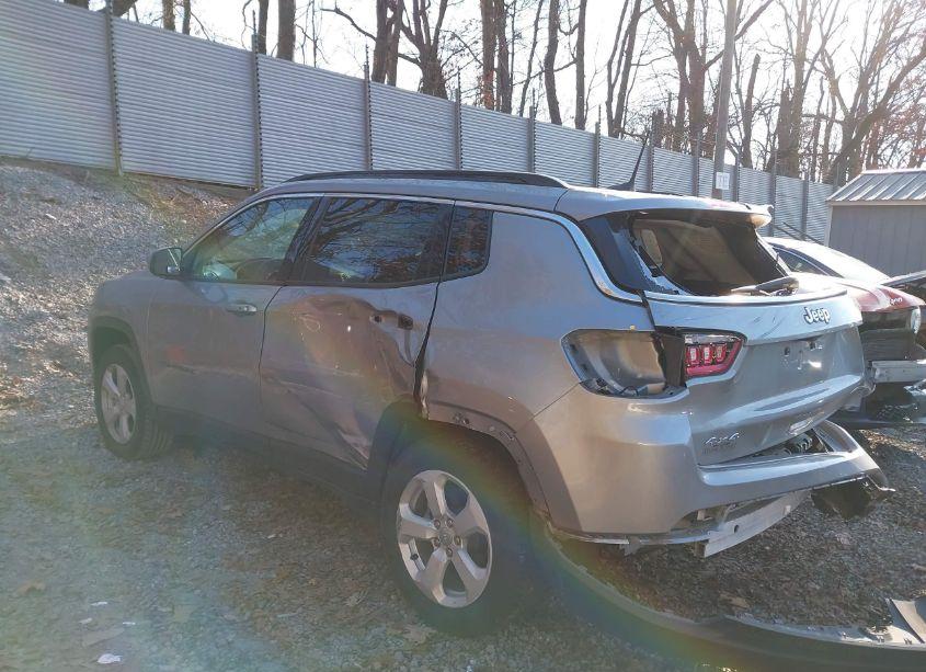 Photo 3 of 2021 Jeep Compass LATITUDE 4X4 (VIN 3C4NJDBB5MT524522)