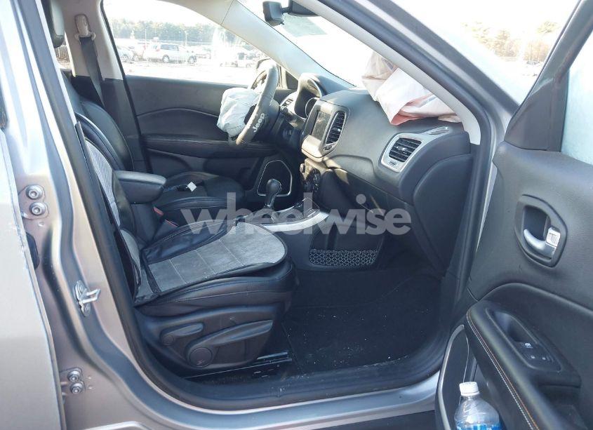 Photo 5 of 2021 Jeep Compass LATITUDE 4X4 (VIN 3C4NJDBB5MT547721)