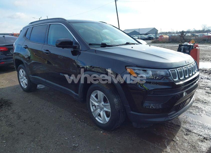 2022 Jeep Compass LATITUDE 4X4 (VIN 3C4NJDBB5NT113591) main photo