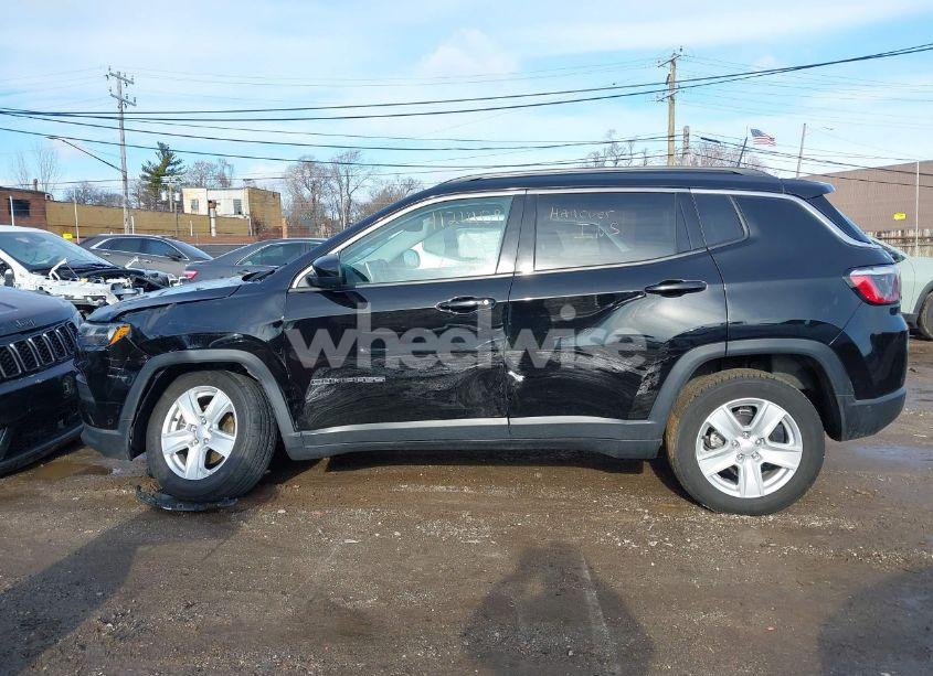 Photo 14 of 2022 Jeep Compass LATITUDE 4X4 (VIN 3C4NJDBB5NT113591)