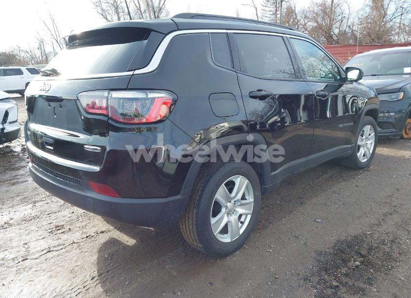 Photo 4 of 2022 Jeep Compass LATITUDE 4X4 (VIN 3C4NJDBB5NT113591)