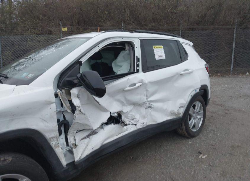 Photo 17 of 2022 Jeep Compass LATITUDE 4X4 (VIN 3C4NJDBB5NT175301)