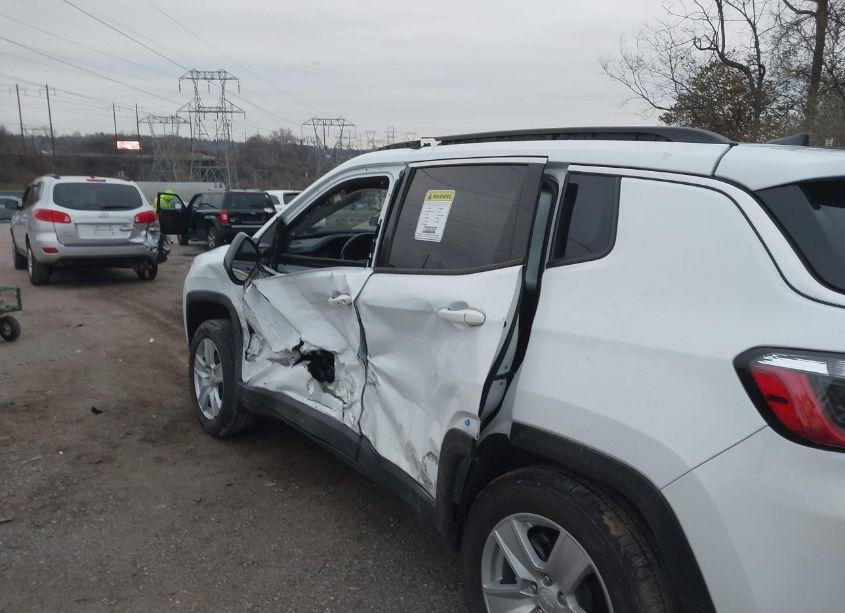 Photo 18 of 2022 Jeep Compass LATITUDE 4X4 (VIN 3C4NJDBB5NT175301)