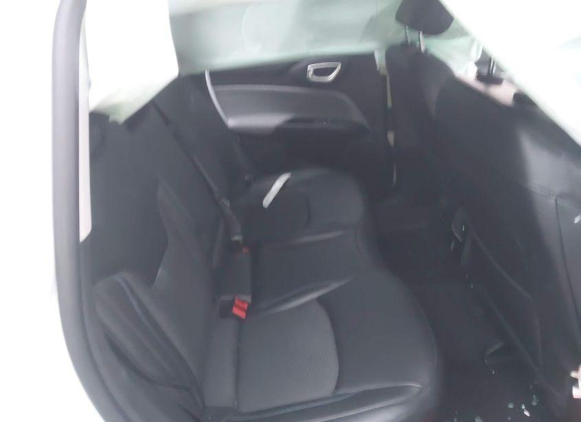 Photo 8 of 2022 Jeep Compass LATITUDE 4X4 (VIN 3C4NJDBB5NT175301)