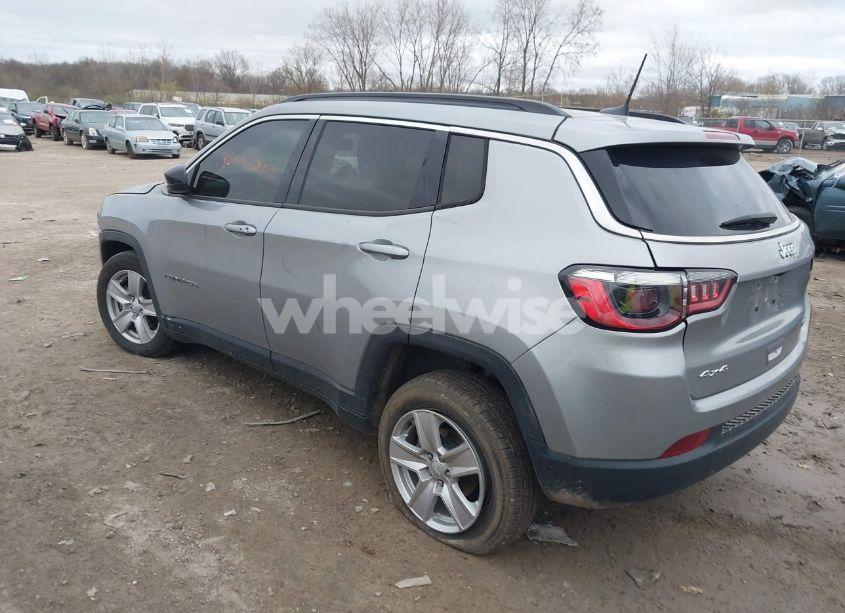 Photo 3 of 2022 Jeep Compass LATITUDE 4X4 (VIN 3C4NJDBB5NT216798)