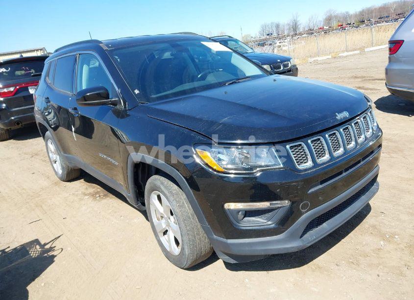 2018 Jeep Compass LATITUDE 4X4 (VIN 3C4NJDBB6JT101024) main photo