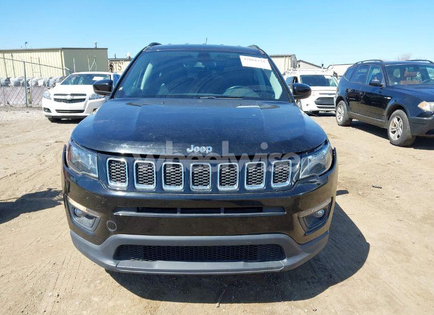 Photo 12 of 2018 Jeep Compass LATITUDE 4X4 (VIN 3C4NJDBB6JT101024)