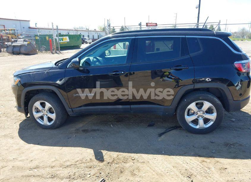 Photo 14 of 2018 Jeep Compass LATITUDE 4X4 (VIN 3C4NJDBB6JT101024)