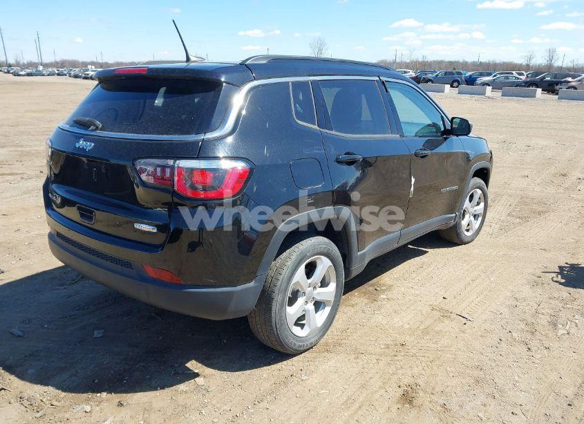 Photo 4 of 2018 Jeep Compass LATITUDE 4X4 (VIN 3C4NJDBB6JT101024)