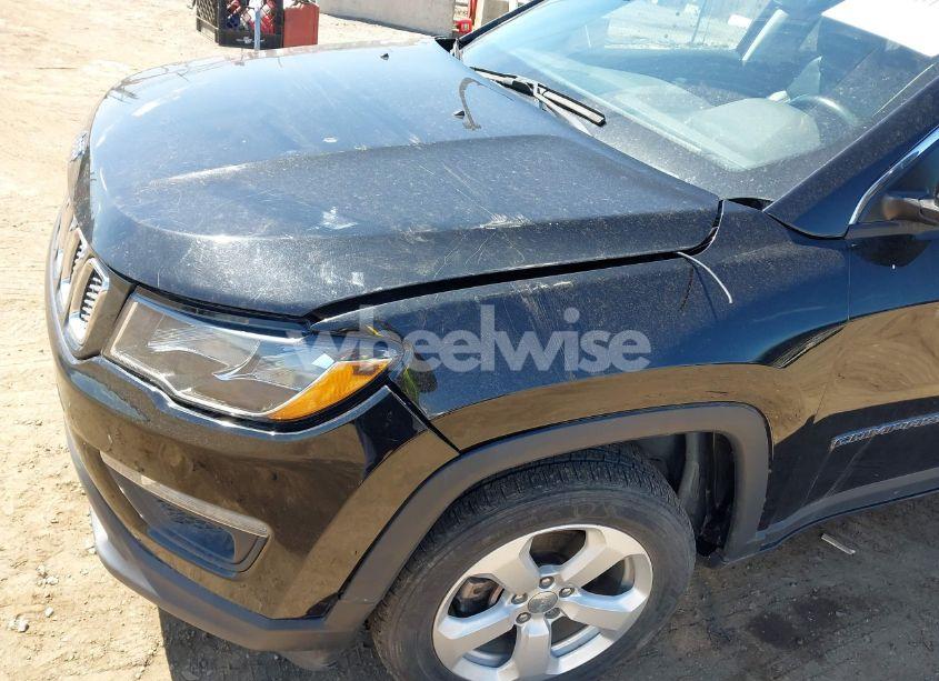 Photo 6 of 2018 Jeep Compass LATITUDE 4X4 (VIN 3C4NJDBB6JT101024)