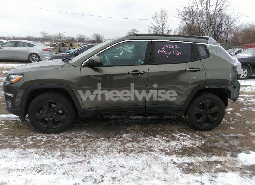 Photo 14 of 2018 Jeep Compass LATITUDE 4X4 (VIN 3C4NJDBB6JT136436)