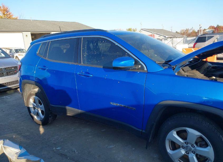 Photo 13 of 2018 Jeep Compass LATITUDE 4X4 (VIN 3C4NJDBB6JT142415)