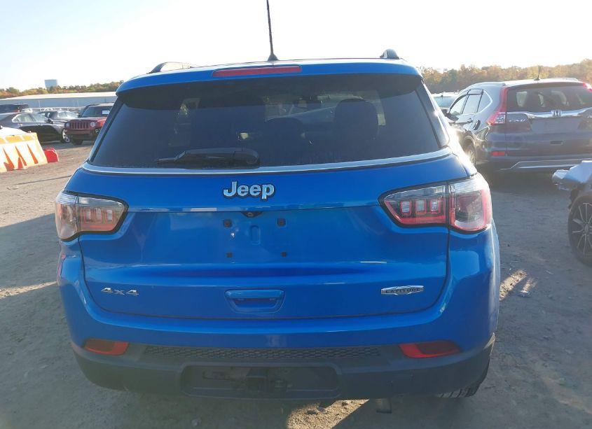 Photo 16 of 2018 Jeep Compass LATITUDE 4X4 (VIN 3C4NJDBB6JT142415)