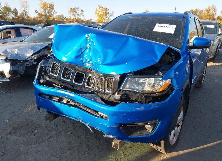 Photo 6 of 2018 Jeep Compass LATITUDE 4X4 (VIN 3C4NJDBB6JT142415)